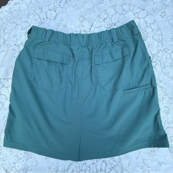 Duluth Trading Co. Teal Casual Skort. Front and back Pockets size 16W - Picture 8 of 12